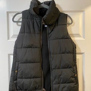 Womens Old Navy Puff Vest (XS-fits like a S-M)